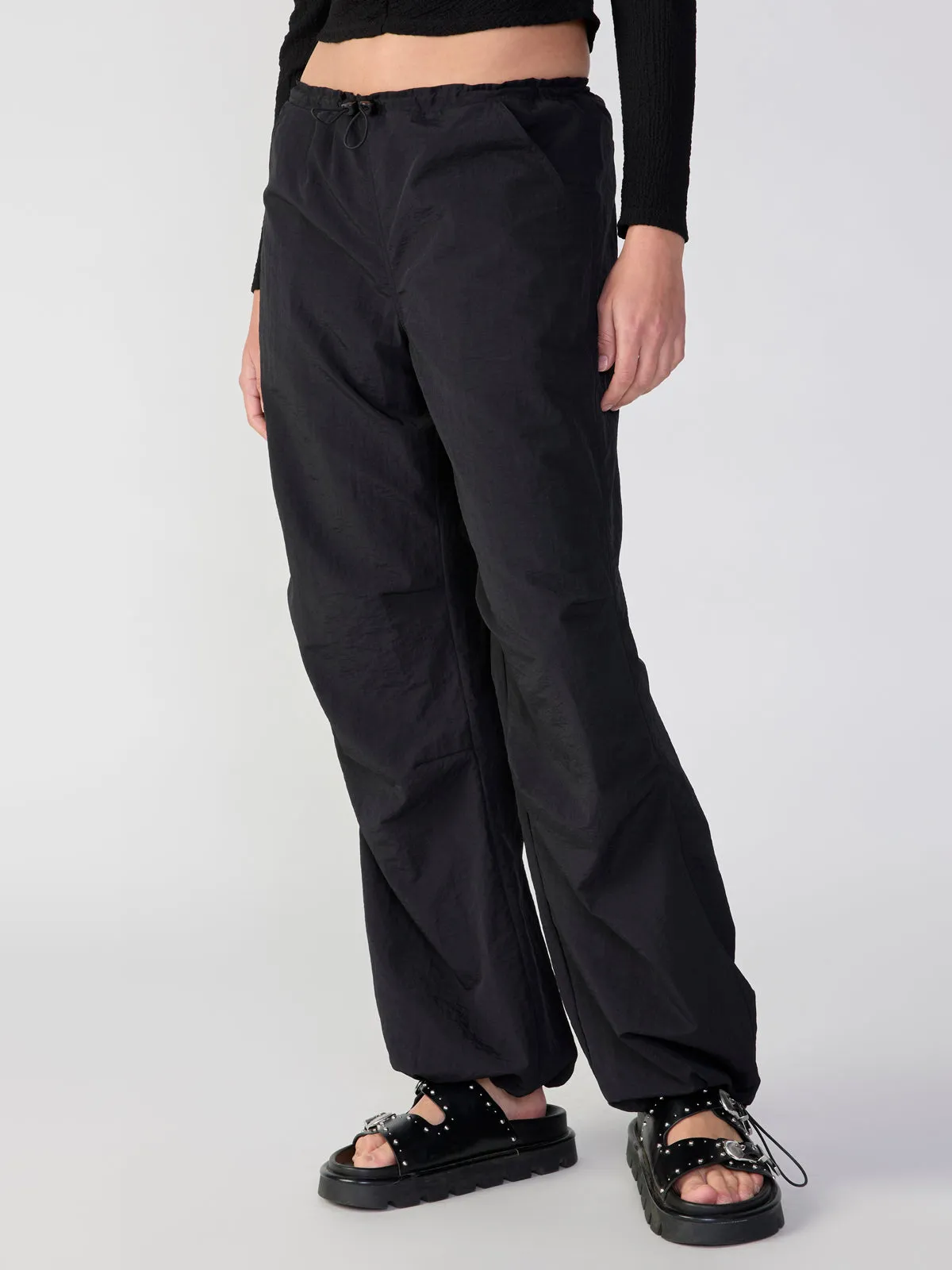 90's Parachute Standard Rise Pant ~ Black